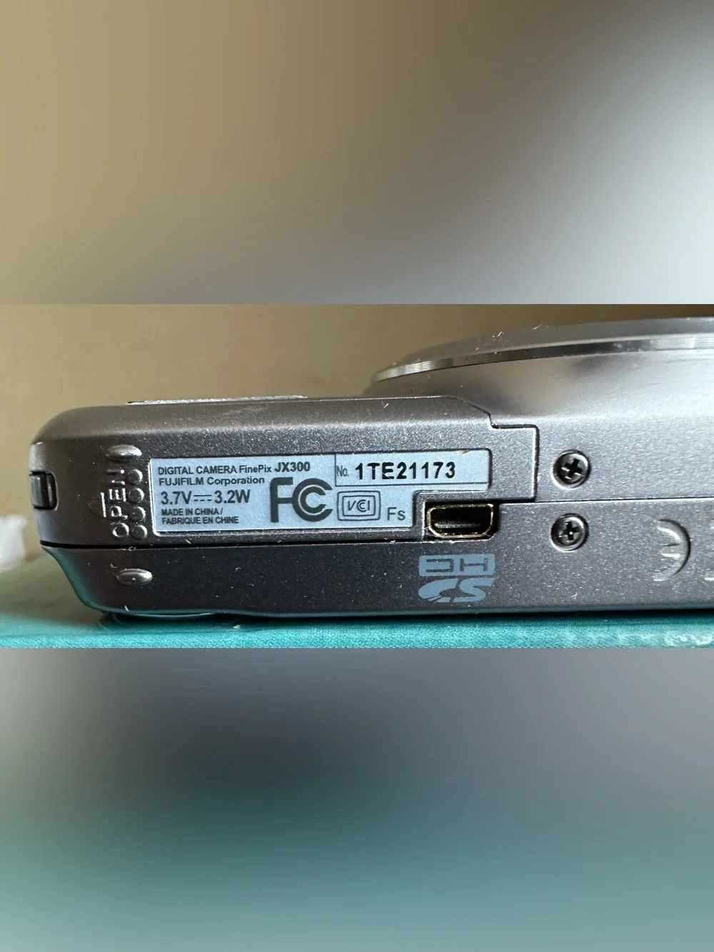 Fujifilm FinePix JX300 14MP 5x Zoom 5x Wide Angle Compact Digital Camera